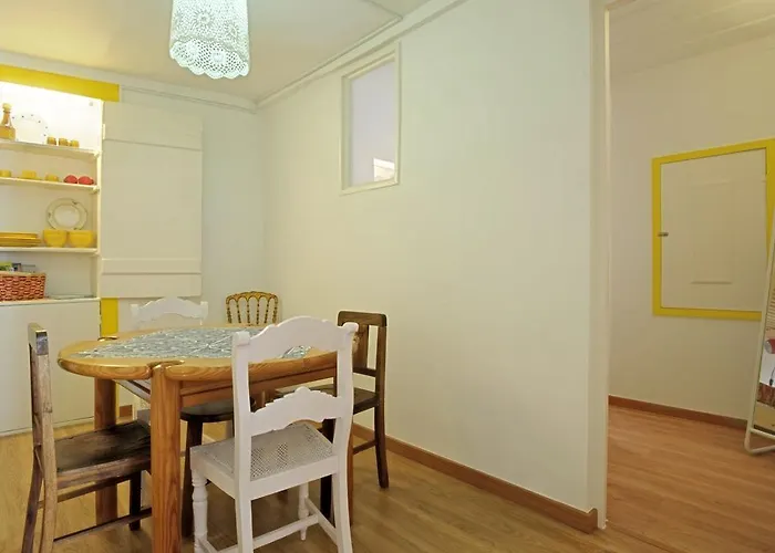 Апартаменты Local! Maria Typical Home, Near Flea Market *